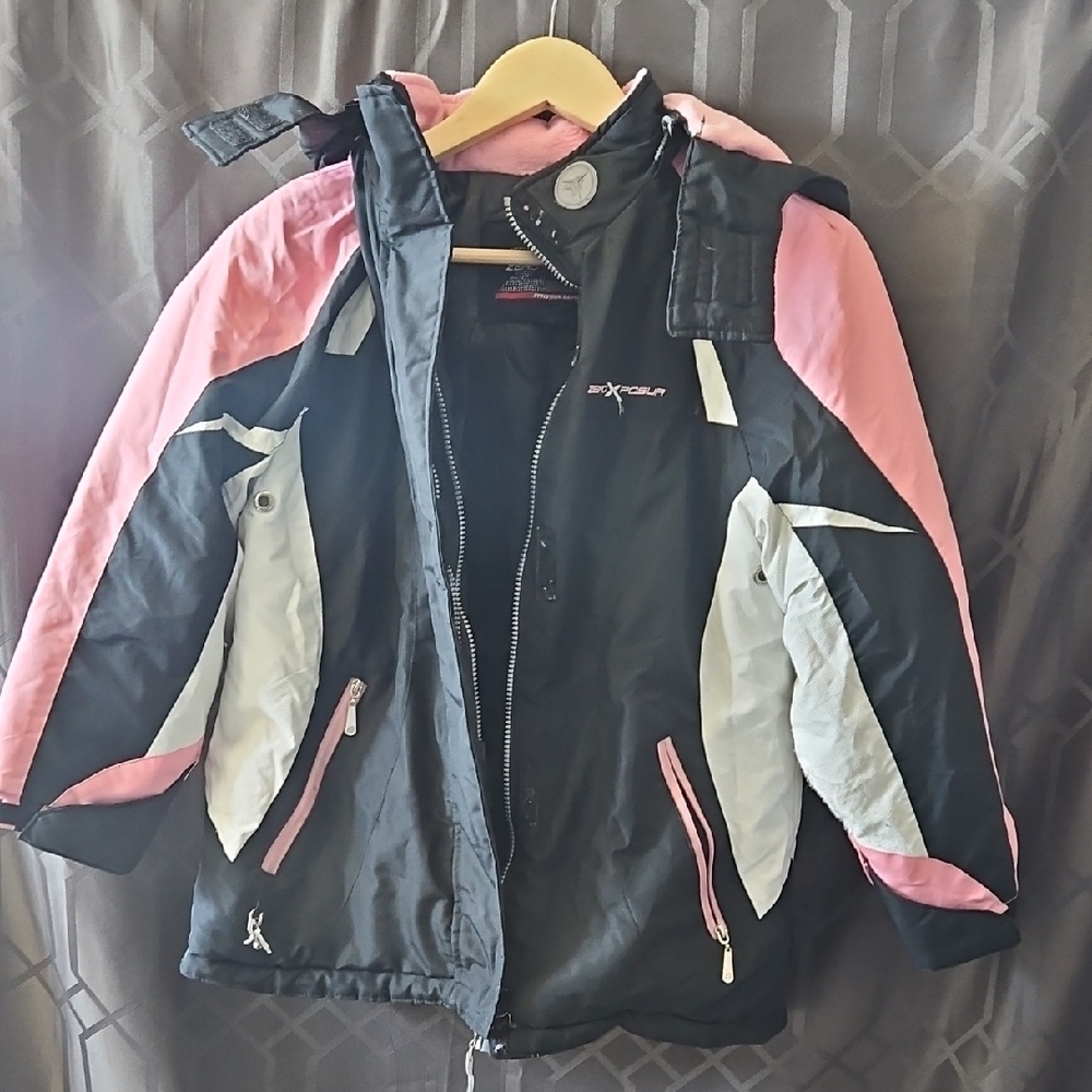 ZeroXposur Kids Puffer Jacket in Black and Pink. Size 10/12